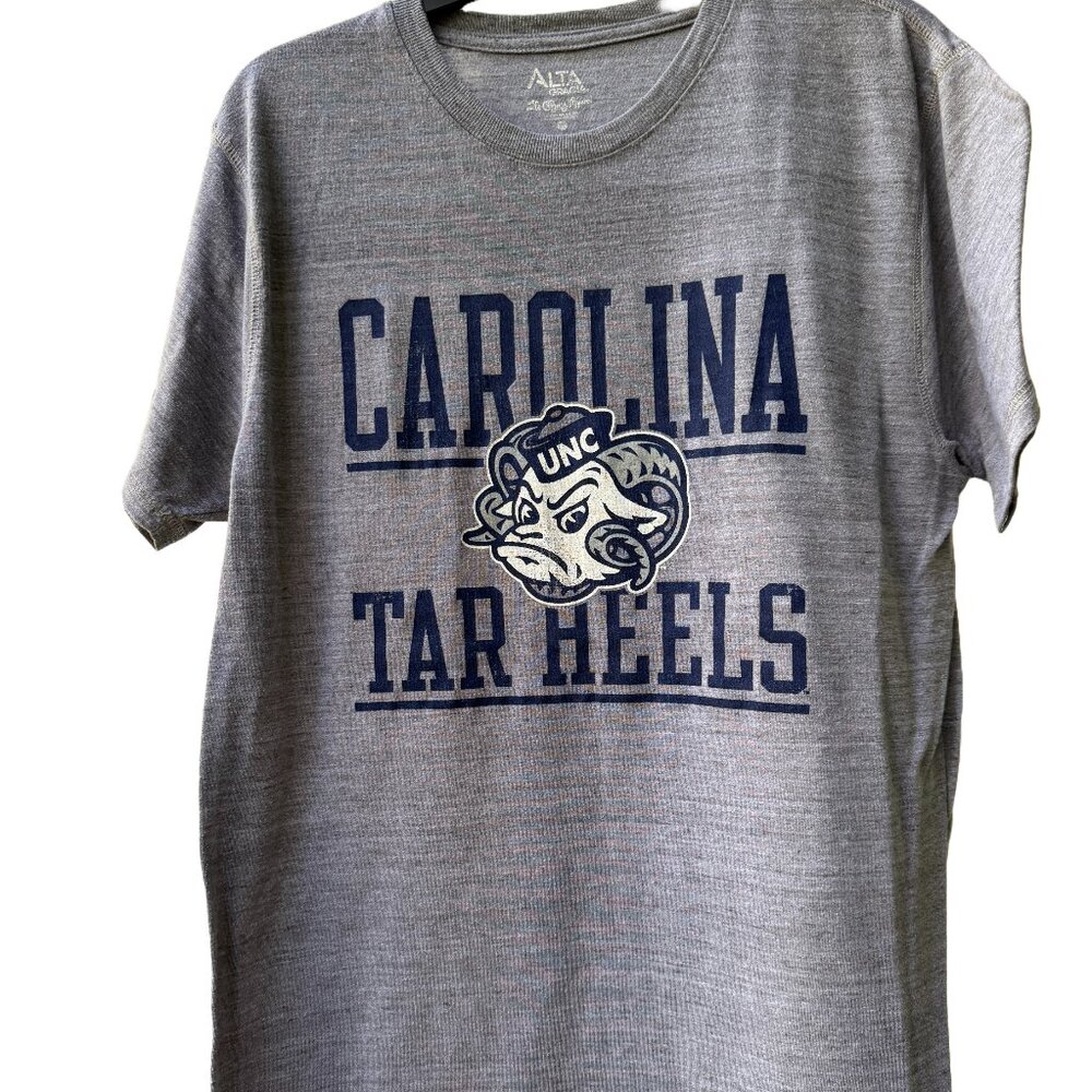 UNC University of North Carolina Tar Heels Alta Gracia Apparel Tee Shirt, XL